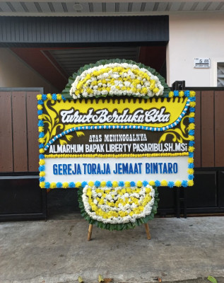 Papan Bunga Duka di Makasar